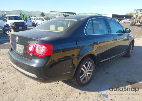 2006 Volkswagen Jetta 2.5 from USA, damaged, VIN 3VWSG71K46M655181